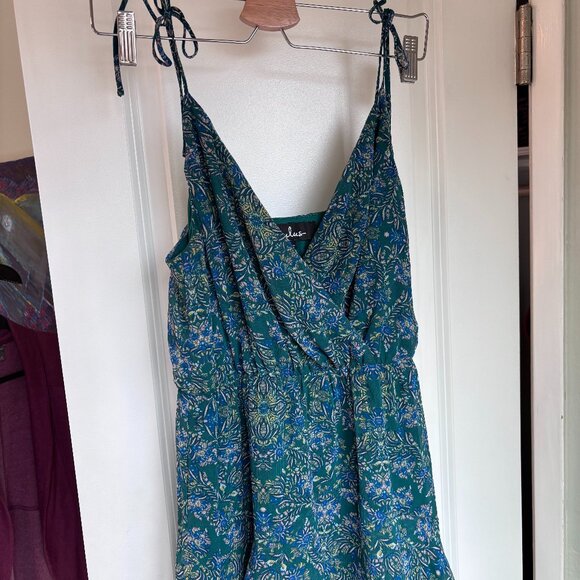 Lulus Dresses & Skirts - Lulus Green Floral Tiered Midi Dress w/ Tie Straps • S